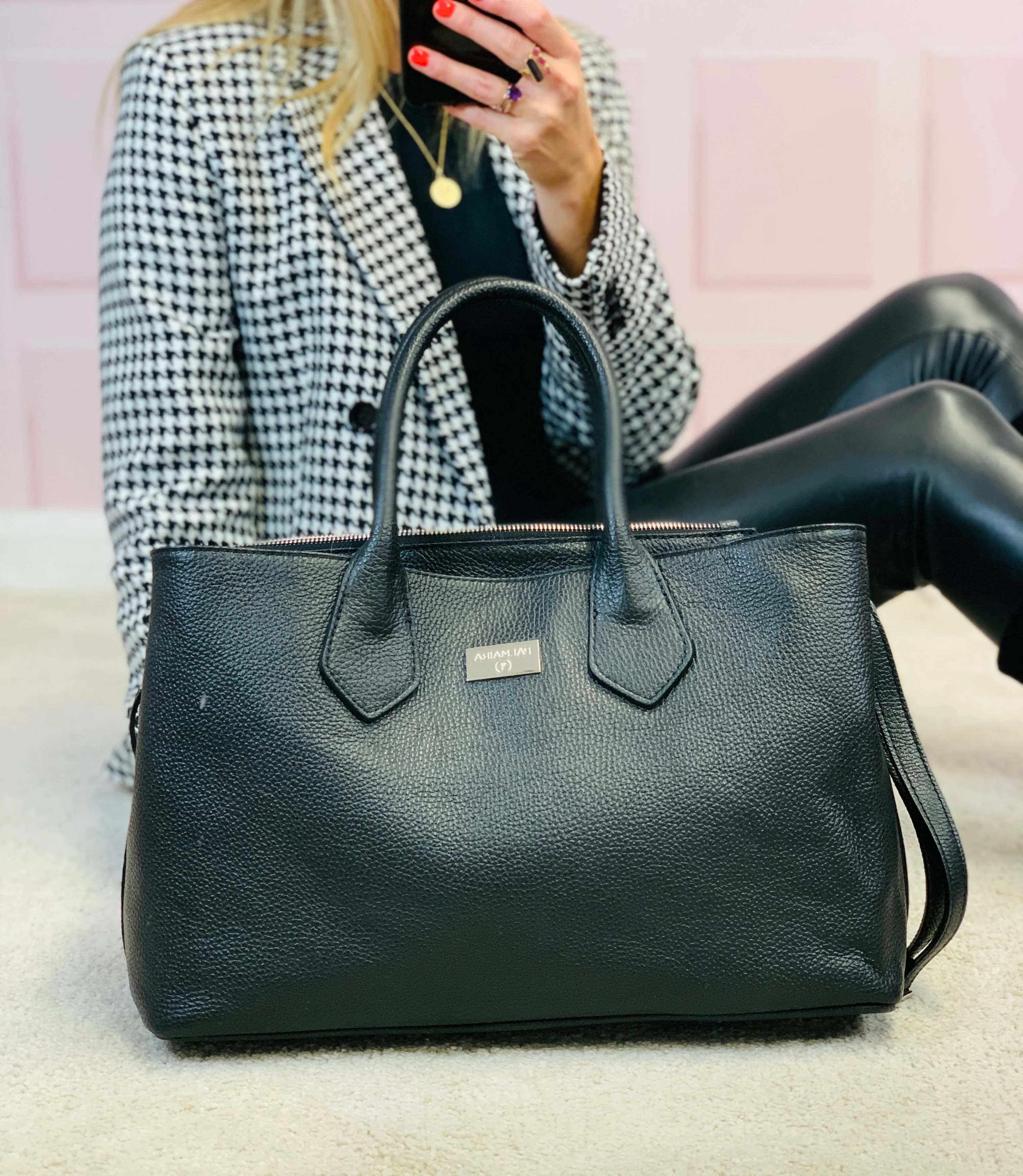The Roma Weekend Black
